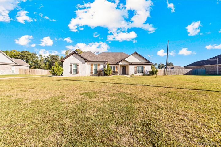 Property Photo:  459 County Road 40  AL 36022 