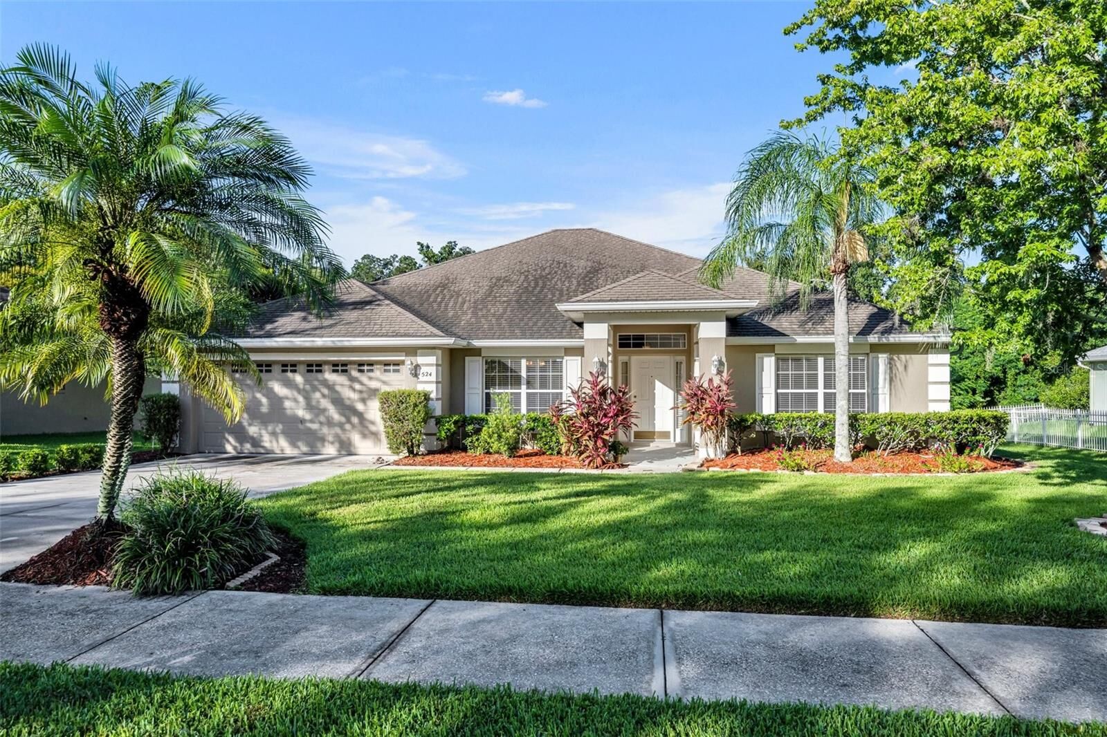 Property Photo:  524 Hearthglen Boulevard  FL 34787 