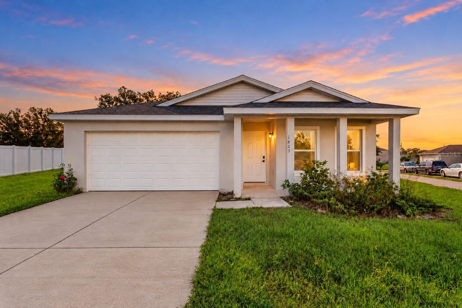 Property Photo: 1825 Hudson Court FL 34759