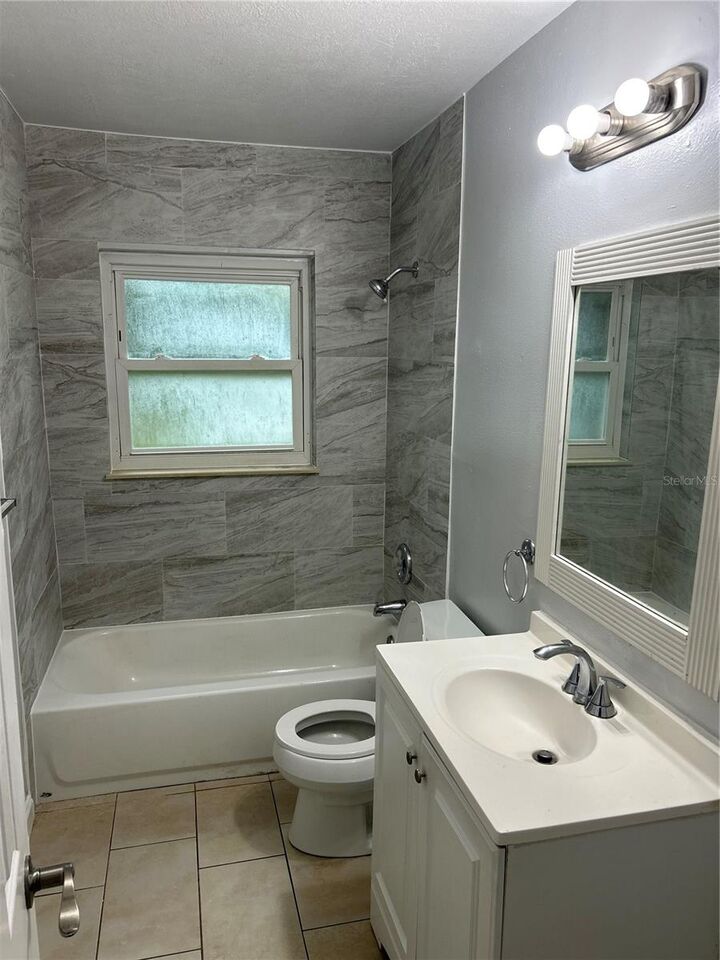 Property Photo: 1413 N Hudson Street FL 32808