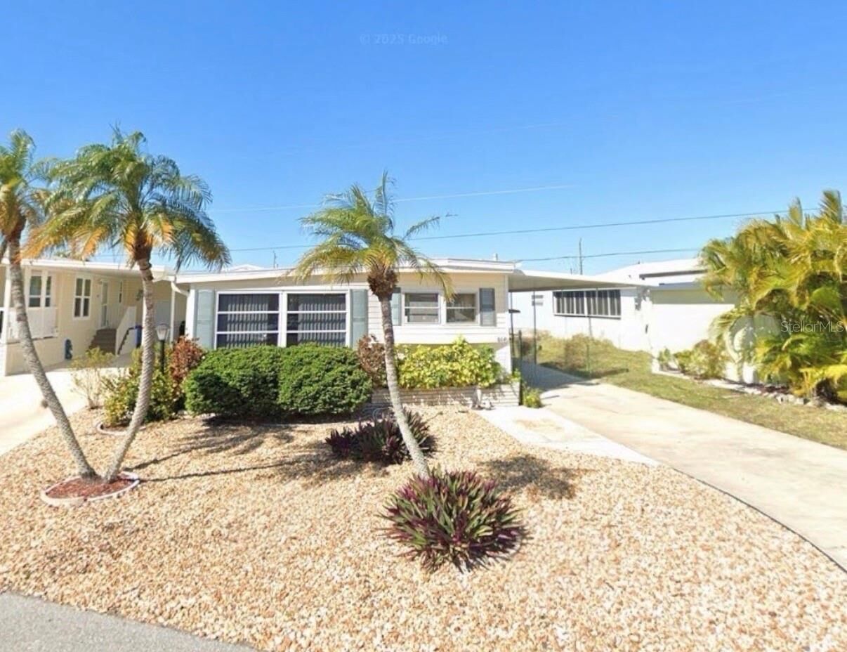 Property Photo:  864 S Green Circle  FL 34285 