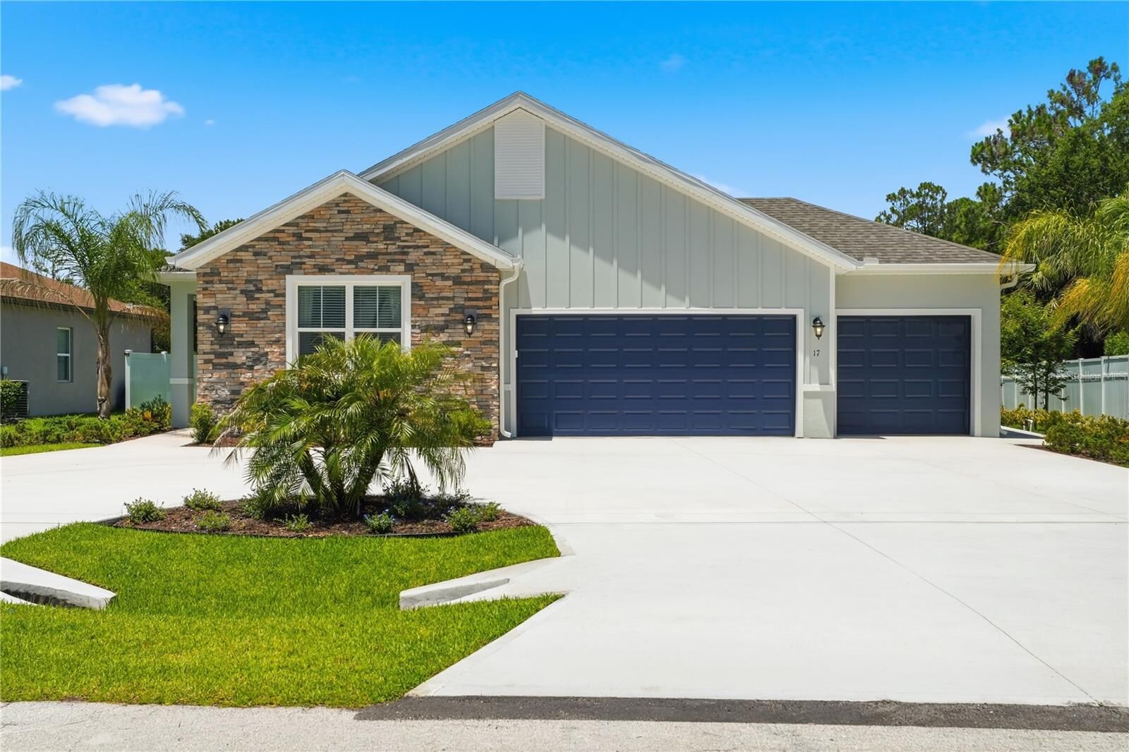 Property Photo: 61 La Mancha Drive FL 32164