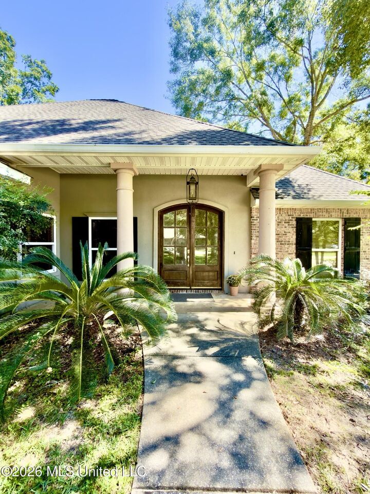 Property Photo:  814 Canebreak Drive  MS 39564 