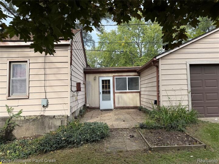 Property Photo:  2685 Melvin Avenue  MI 48307 4863 
