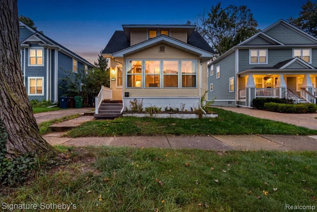 Property Photo:  634 S Vermont Avenue  MI 48067 2941 