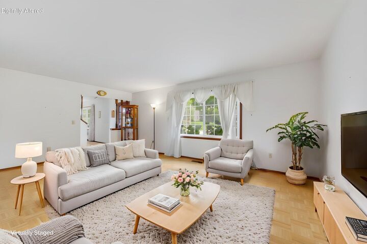 Property Photo:  2721 Minot Ln  WI 53188 