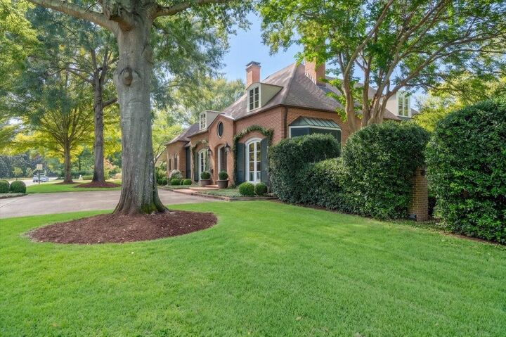 Property Photo:  65 W Chickasaw Pky  TN 38111 