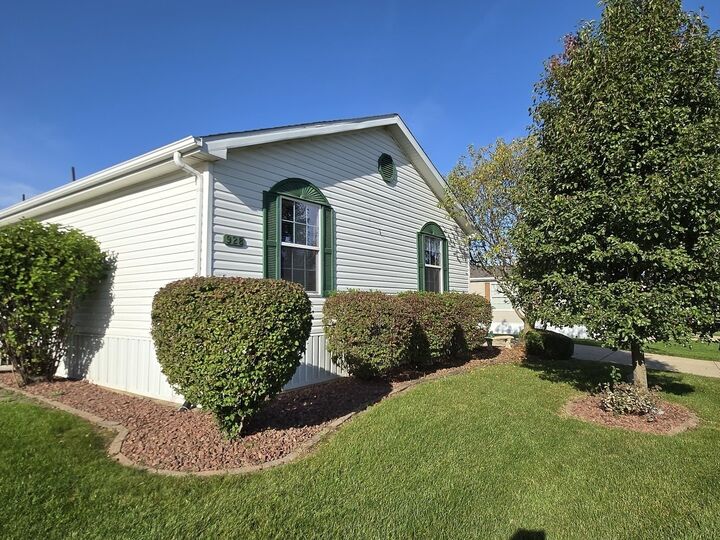 Property Photo:  928 Holly Drive  IL 60950 