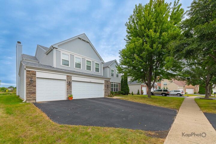Property Photo:  1512 Parkside Drive  IL 60490 