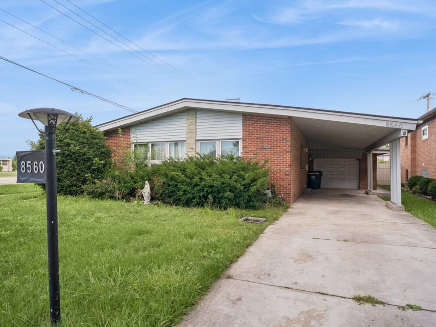 Property Photo:  8560 W Clara Drive  IL 60714 