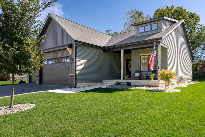 Property Photo: 4915 Willow Circle IA 52806