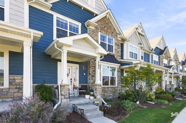 Property Photo:  321 Didier Court  IL 60089 