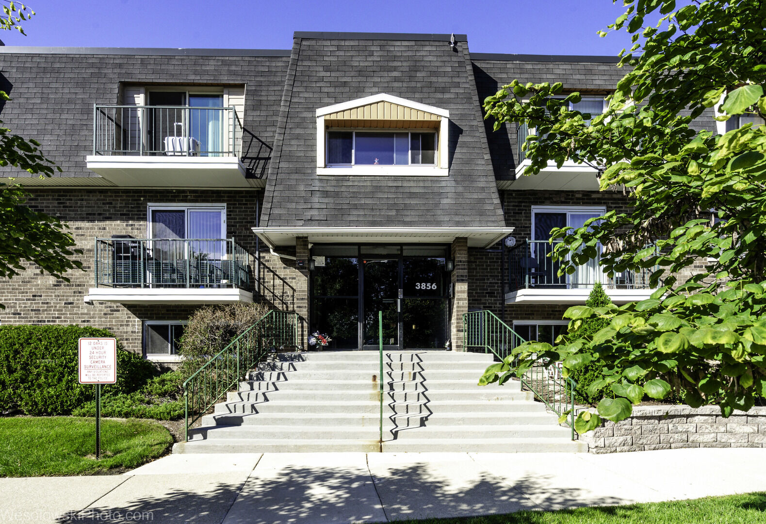 Property Photo: 3856 S Parkway Drive 3B IL 60062