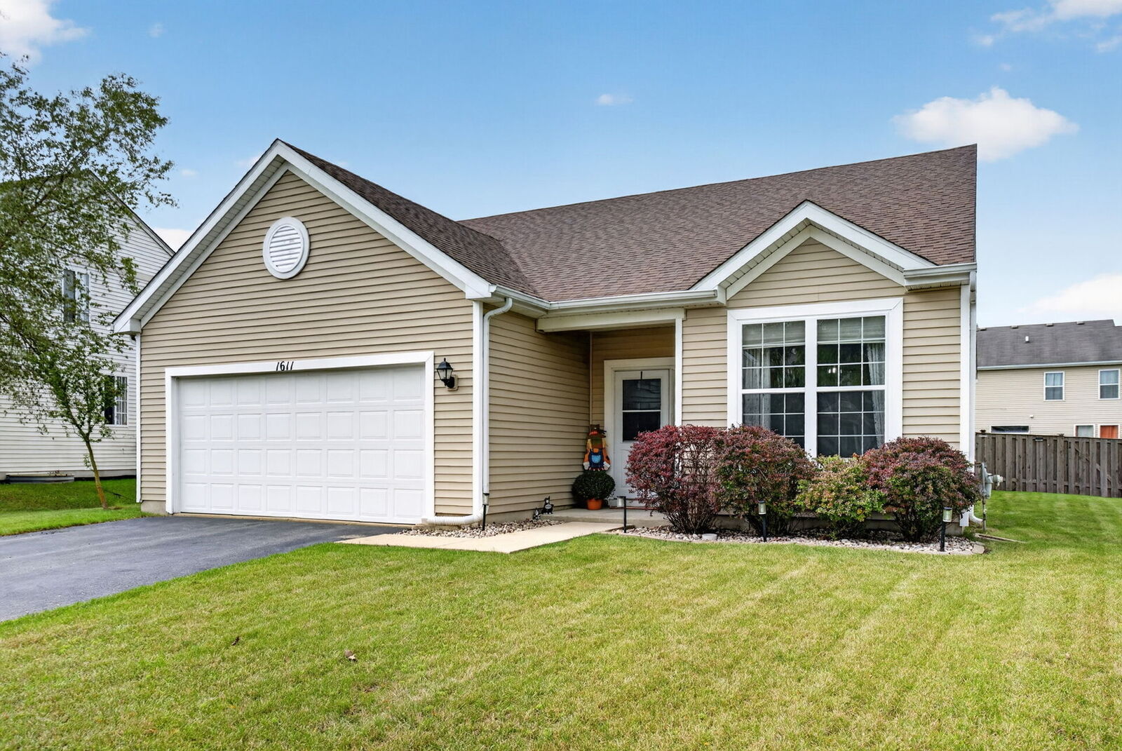 Property Photo: 1611 Balboa Drive IL 60447