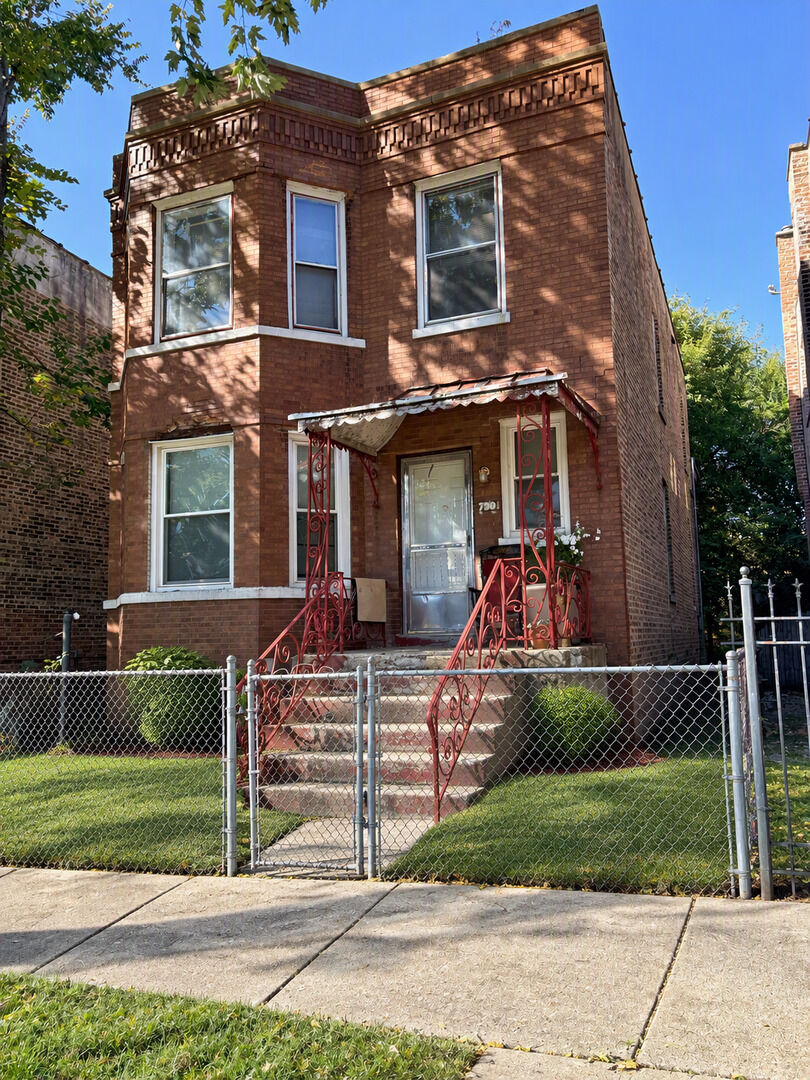 Property Photo:  730 N Troy Street  IL 60612 