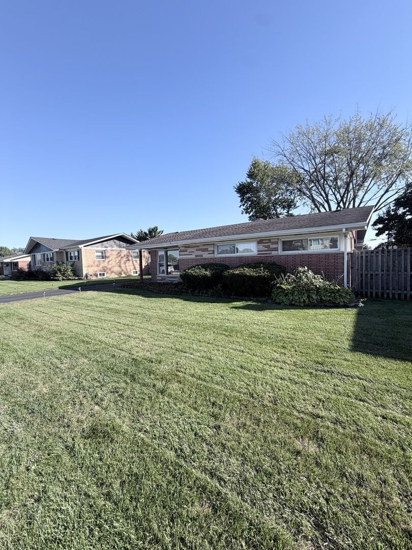 Property Photo: 6635 W 87th Street IL 60453