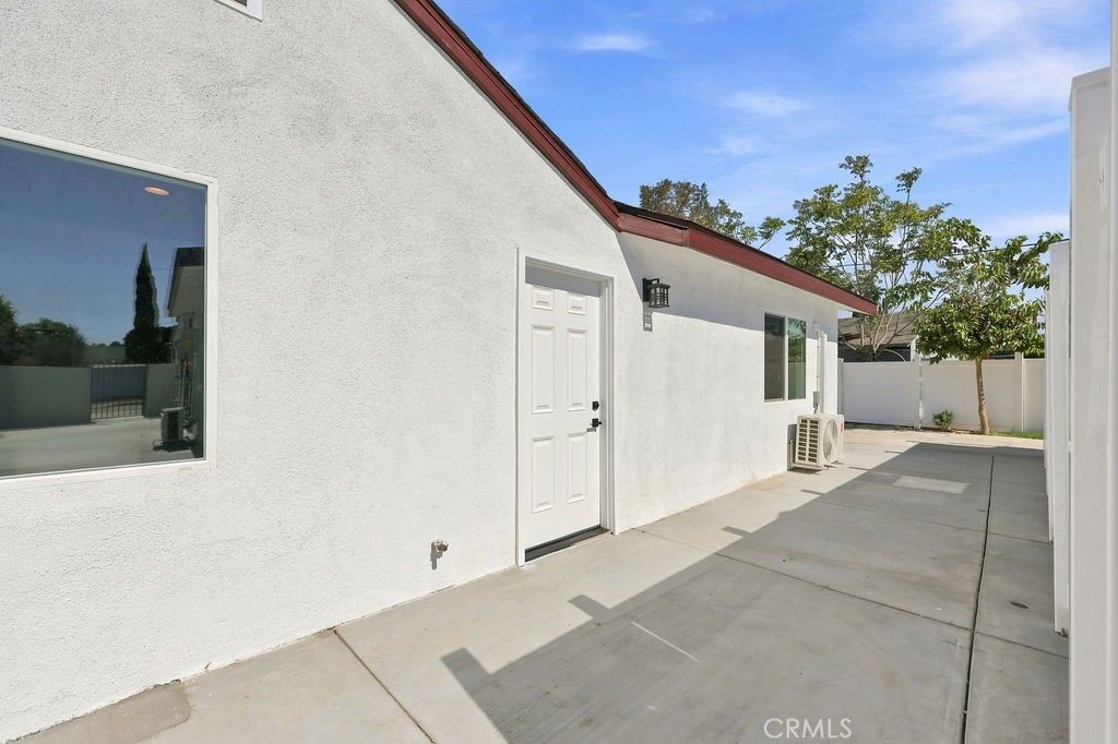 Property Photo:  11919 Burton Street  CA 91605 