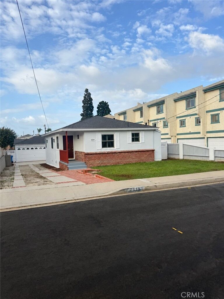 Property Photo:  2419 Marshallfield Lane  CA 90278 