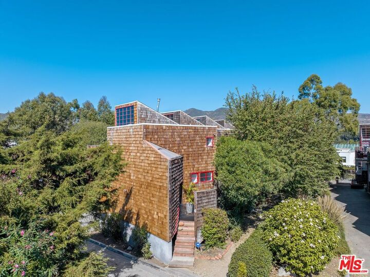 Property Photo:  29235 Heathercliff Road 11  CA 90265 