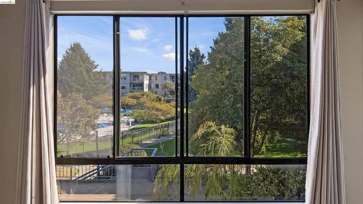 Property Photo:  6 Commodore Drive C341  CA 94608-1649 
