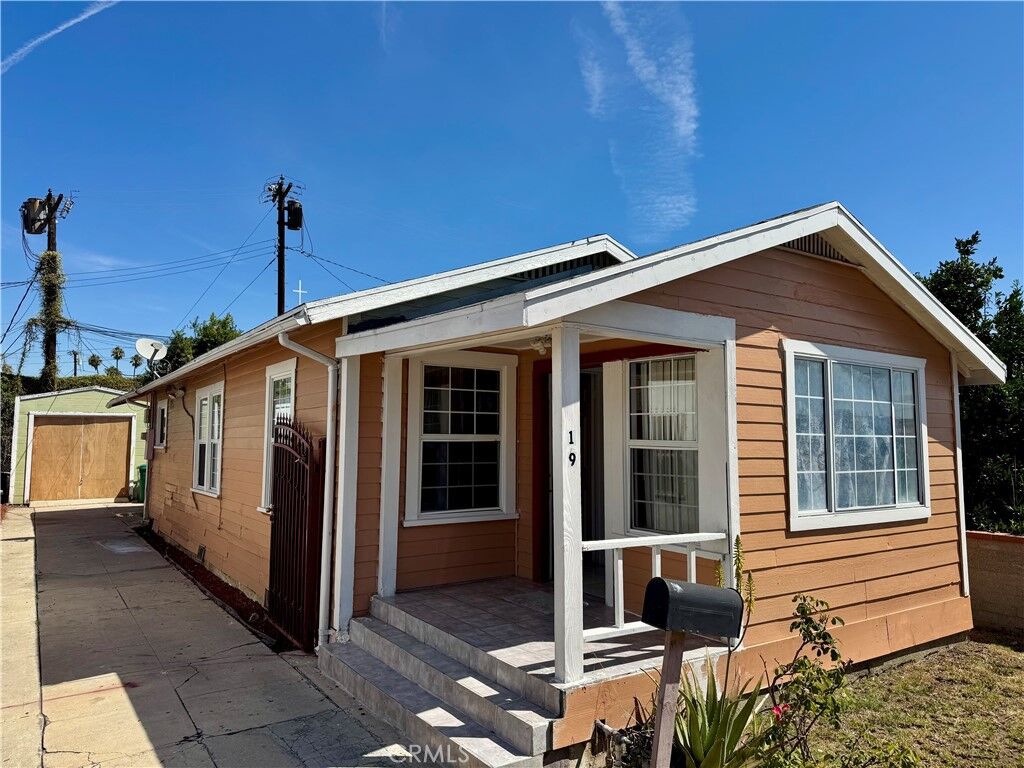 Property Photo:  19 E Platt  CA 90805 