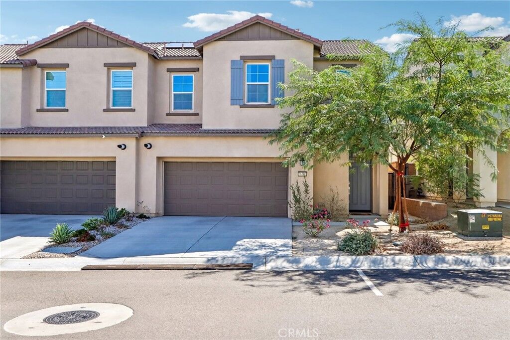 Property Photo: 76303 Cambridge CA 92211