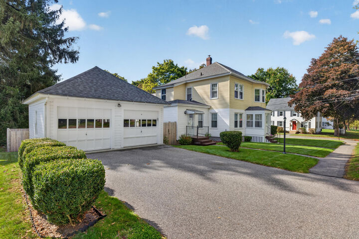 Property Photo:  41 Locke Street  ME 04072 