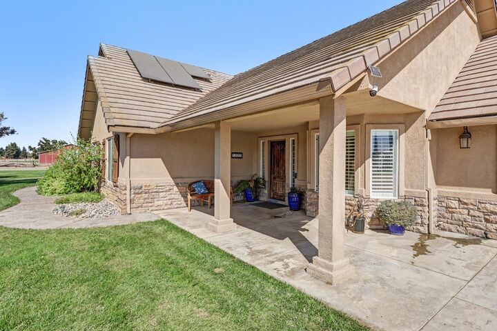Property Photo:  12647 E Tokay Colony Road  CA 95240 