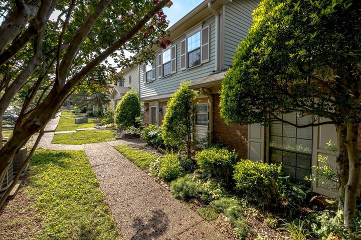 Property Photo: 1007 Brentwood Pt TN 37027