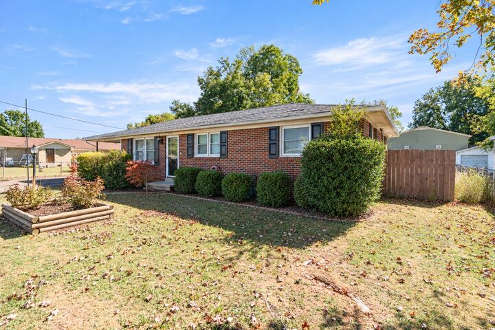 Property Photo:  205 Jackson St  TN 38464 