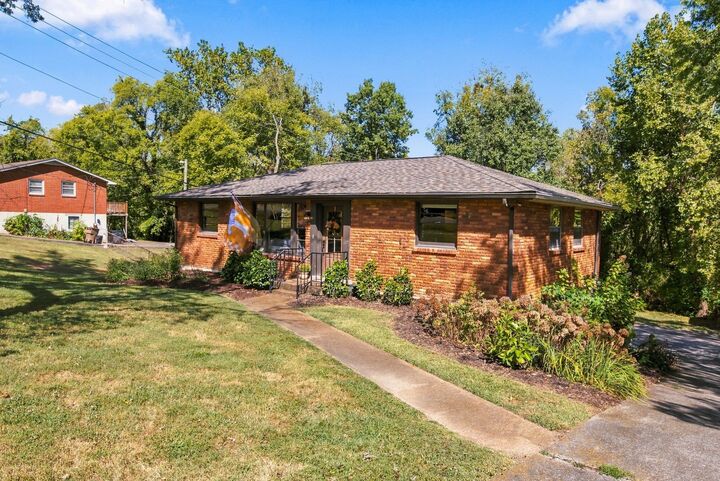 Property Photo:  1829 Willow Springs Dr  TN 37216 