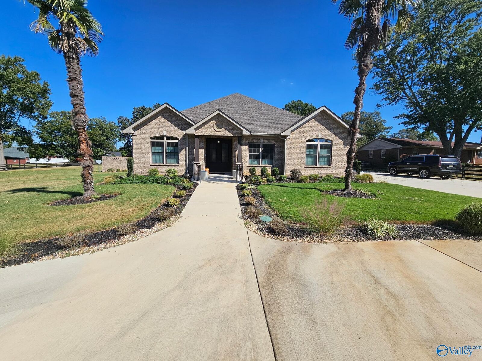 Property Photo:  14738 East Limestone Road  AL 35749 