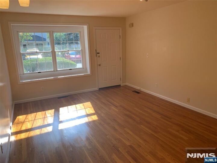 Property Photo:  15 Park View Place  NJ 07410 