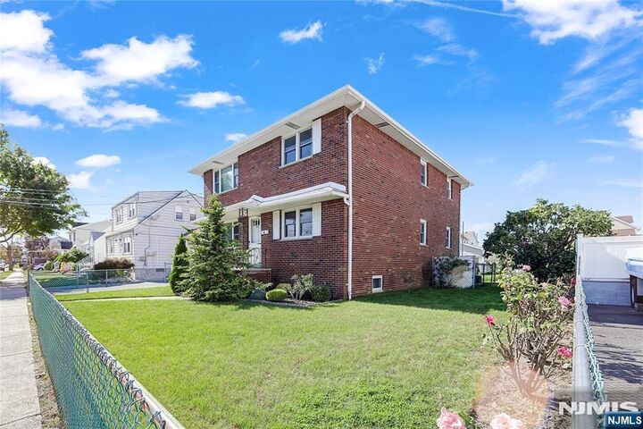Property Photo:  325 Grant Avenue  NJ 07071 