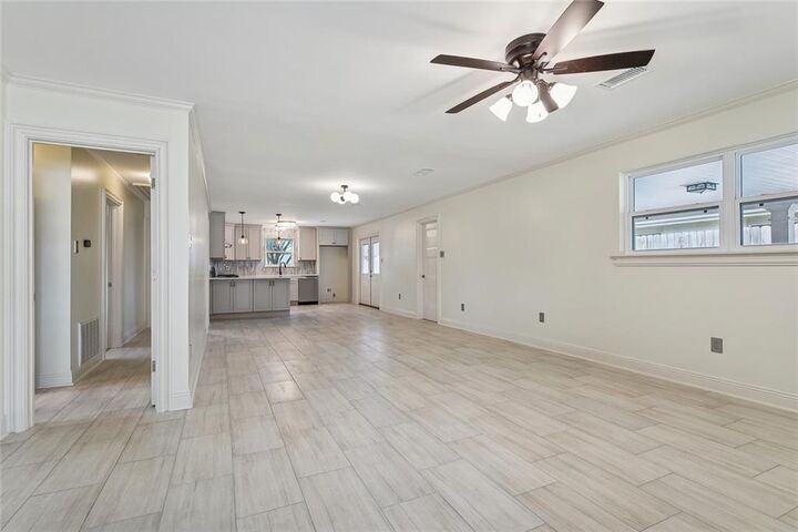 Property Photo: 1728 Carnation Avenue LA 70001