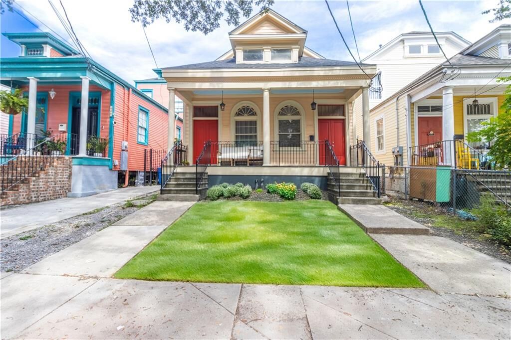 Property Photo:  3305 Banks Street  LA 70119 