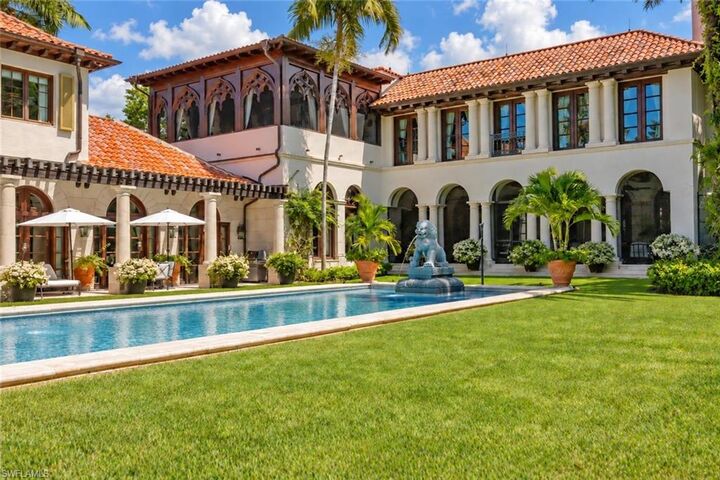 Property Photo:  3200 Green Dolphin Ln  FL 34102 