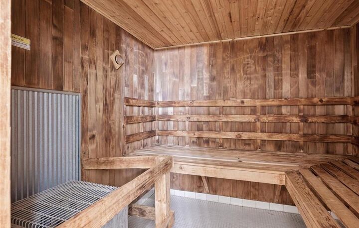Property Photo:  10211 Cedar Lake Road 115  MN 55305 