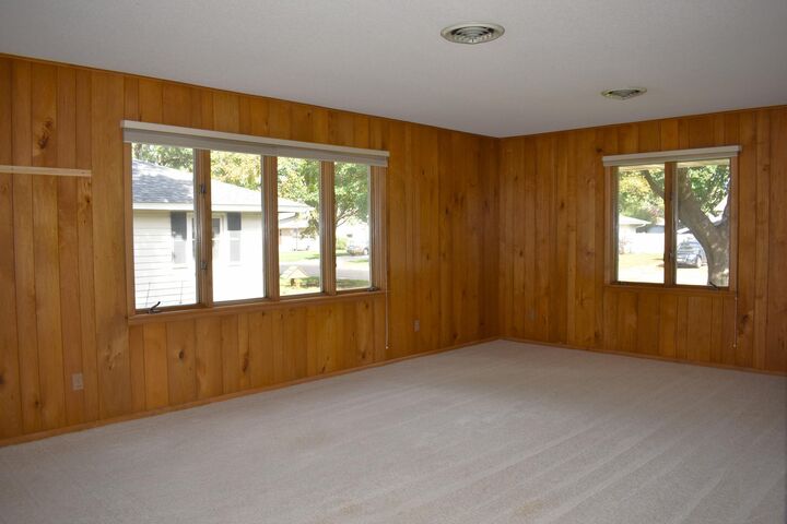 Property Photo: 617 2nd Street NE MN 55369
