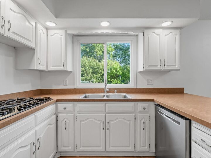 Property Photo:  2600 River Hills Drive  MN 55337 