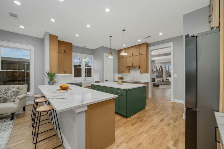 Property Photo: 6047 Velasco Avenue TX 75206