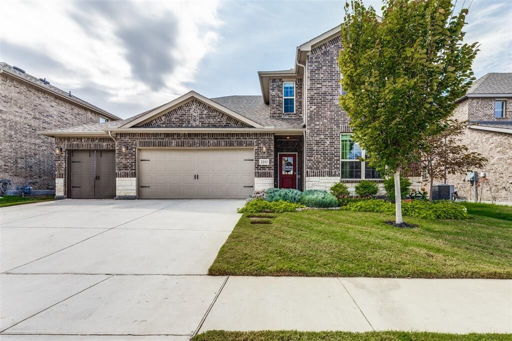 Property Photo: 2213 Lacerta Drive TX 76052