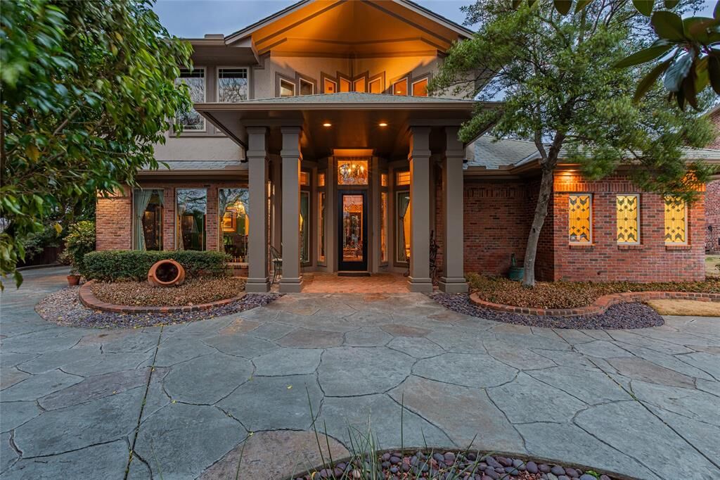 Property Photo:  800 Oakwood Court  TX 75077 