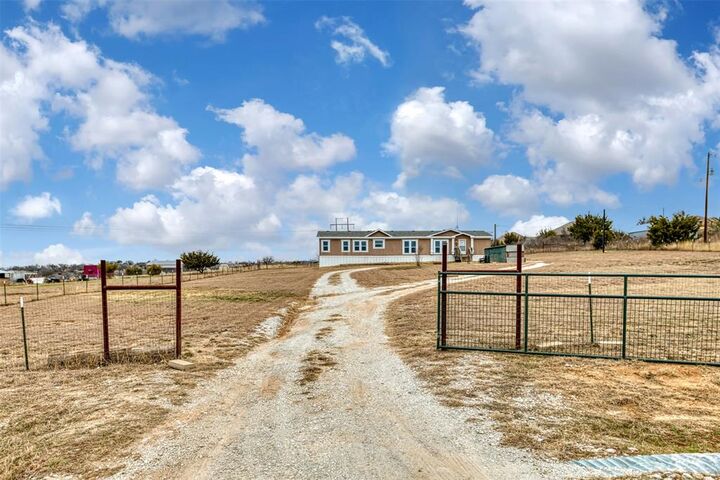 Property Photo: 174 Denton Heights Lane TX 76085