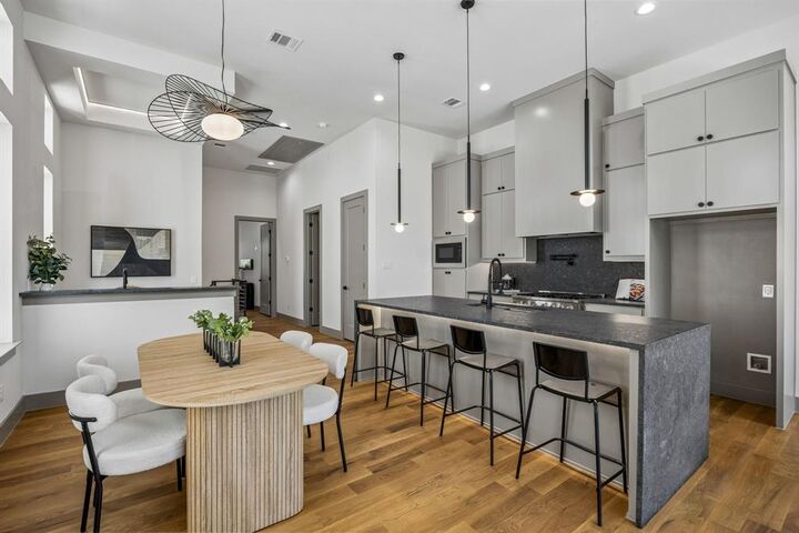 Property Photo: 412 &Amp 414 Avenue L TX 75203
