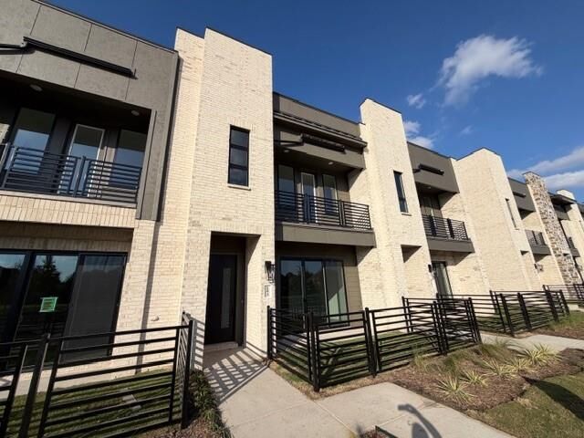 Property Photo:  1172 Daybreak Drive  TX 75013 