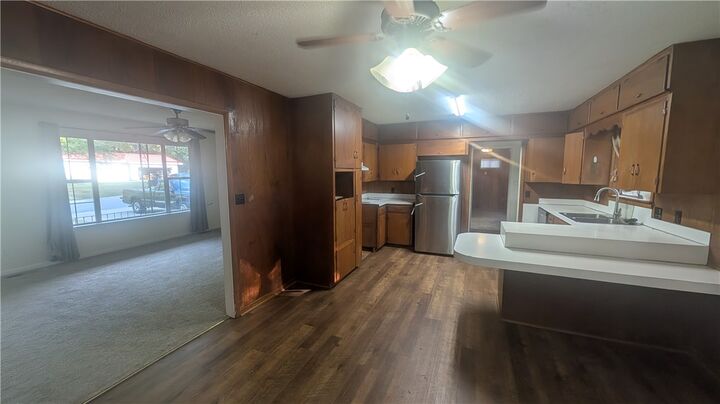 Property Photo:  1351 N Stephens Avenue  AR 72703 