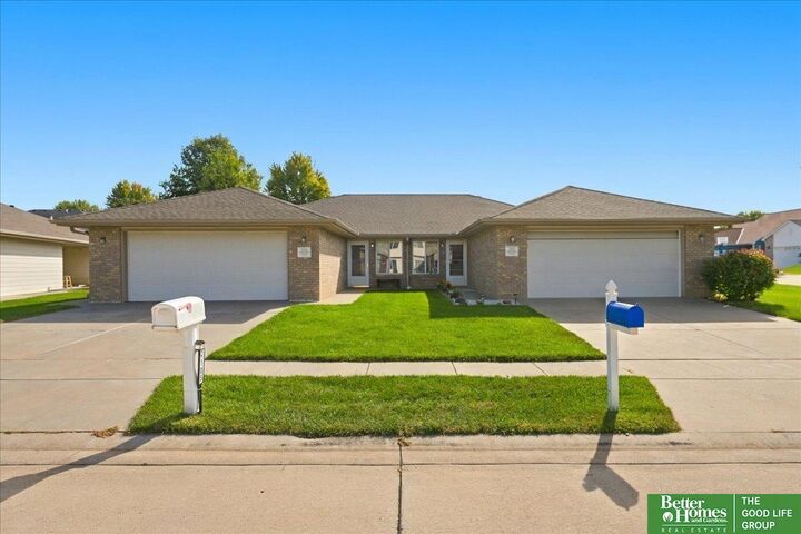 Property Photo: 2105 Kingswood Circle NE 68521