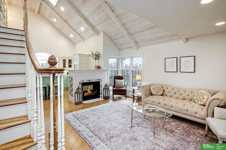 Property Photo:  1106 S 15th Circle  NE 68108 