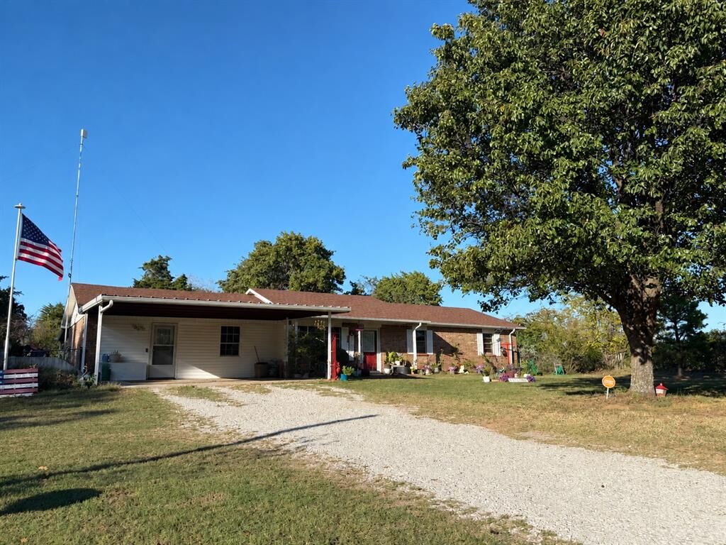 Property Photo: 56230 Moccasin Trail Road OK 74864